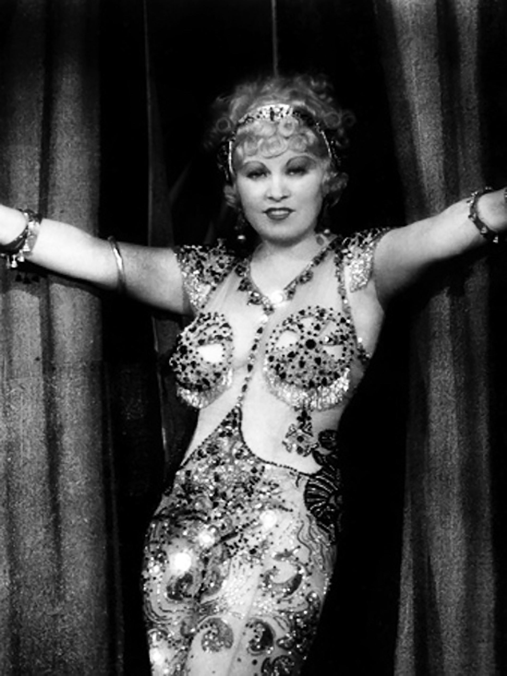 Mae West in The Drag