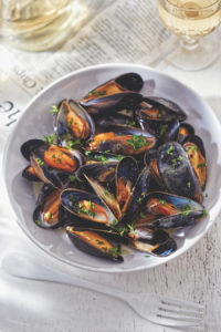 mussels and wine