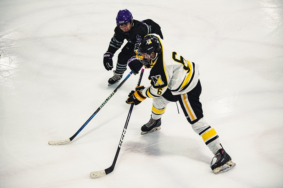 Hull Pirates Ice Hockey Team wearing there Lest We Forget